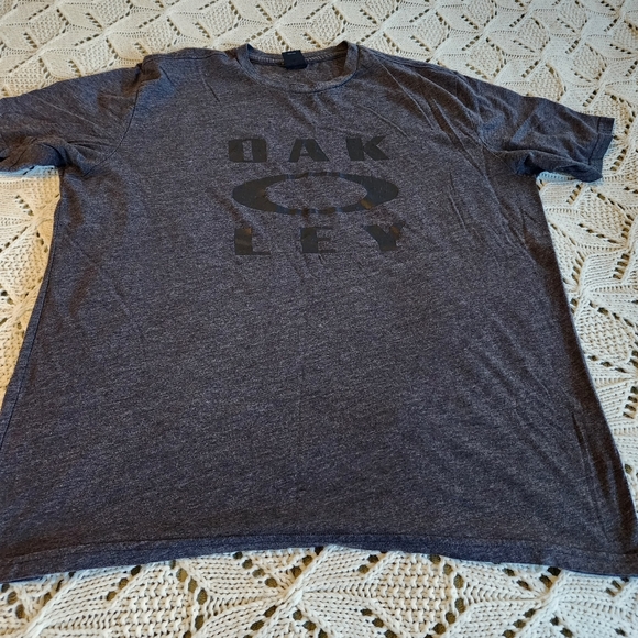 Oakley Tee Short Sleeve Size XL - Picture 1 of 11